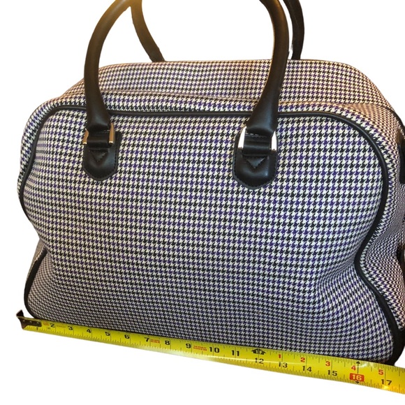 Chaps Black and Purple Overnight Travel Bag - Picture 5 of 9